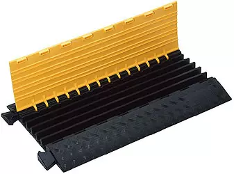 Adam Hall passage de câble 5G